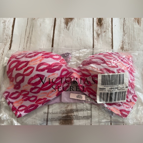 Victoria’s Secret t-shirt bras - 34C (two pairs) - Picture 3 of 3